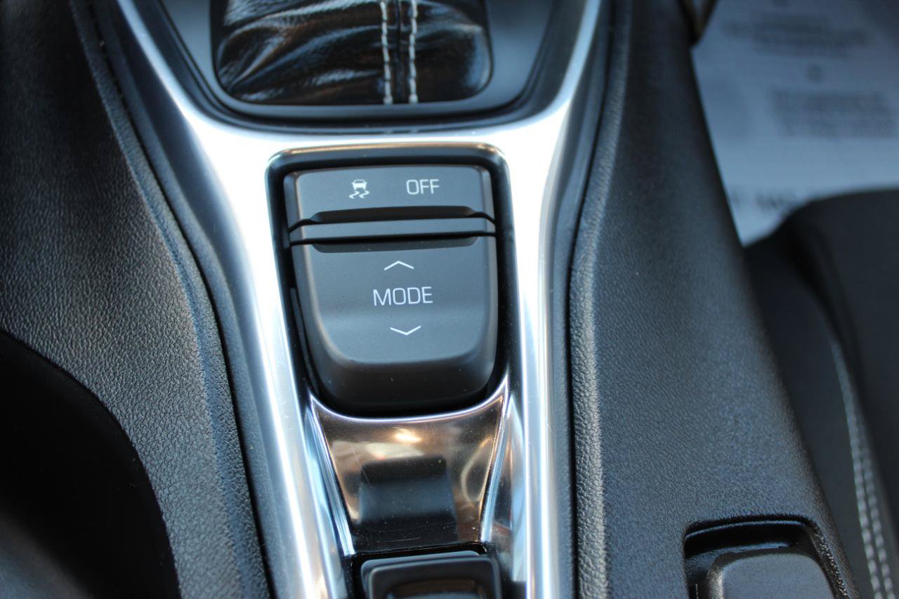 Used 2020 Chevrolet Camaro LT RWD image 24