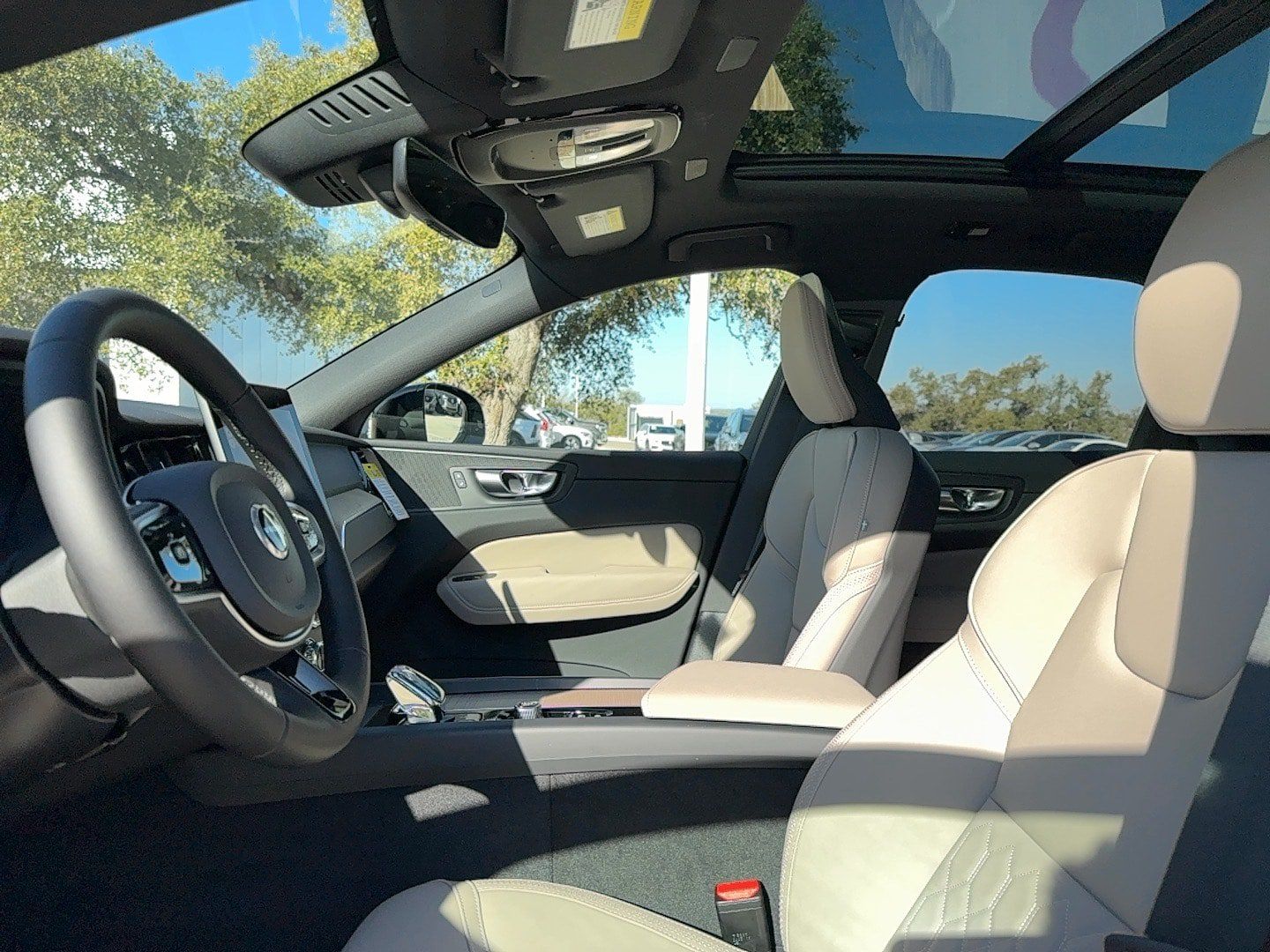 New 2026 Volvo XC60 B5 Plus w/ Protection Package Premier AWD/4WD image 12