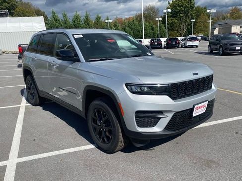 New 2025 Jeep Grand Cherokee Altitude w/ Trailer Tow Package image 2