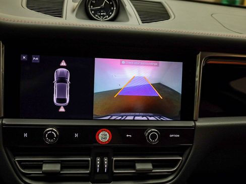 Certified 2025 Porsche Macan image 29