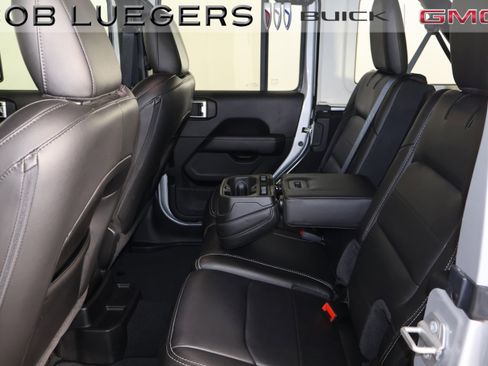 Used 2022 Jeep Wrangler Unlimited Sahara w/ LED Lighting Group AWD/4WD image 13