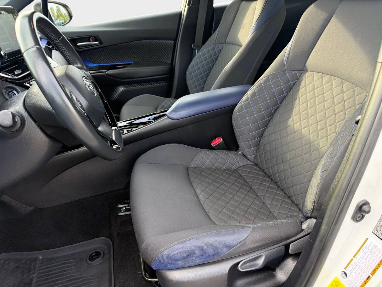 Used 2021 Toyota C-HR XLE FWD image 7