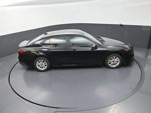 Used 2025 Toyota Camry LE FWD image 30