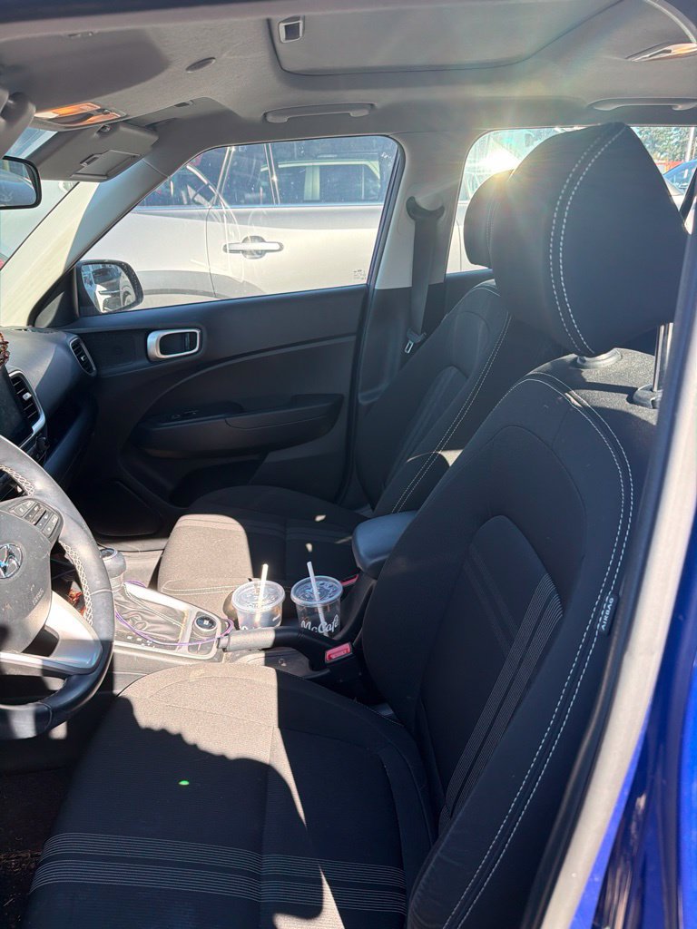 Used 2022 Hyundai Venue SEL FWD image 9