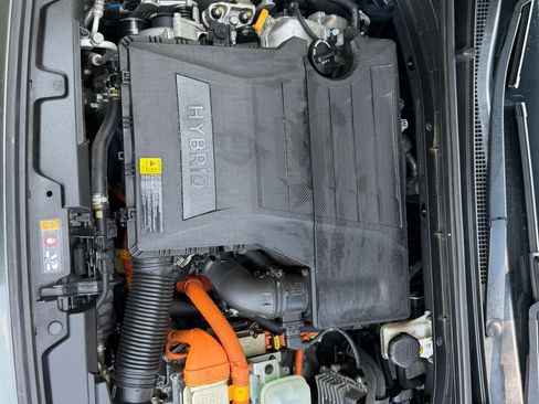 Used 2020 Hyundai Ioniq SE FWD image 31