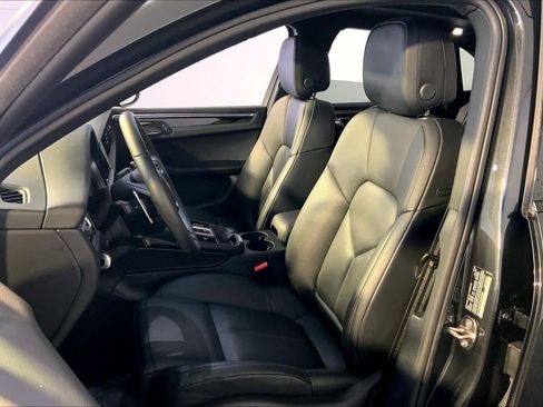 Used 2025 Porsche Macan image 5