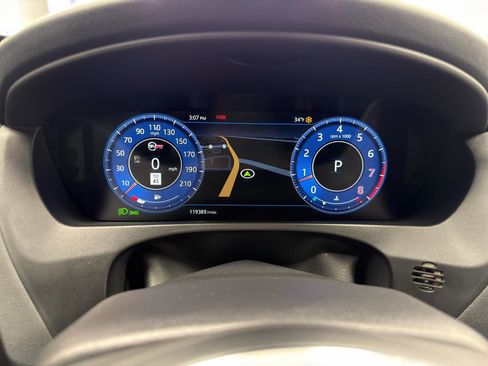 Used 2020 Jaguar F-PACE SVR image 19