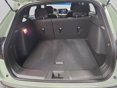 Used 2024 Chevrolet Trax RS image 12