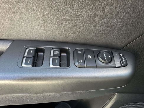 Used 2022 Kia Sportage Nightfall Edition image 32