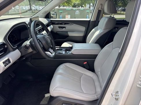 Used 2025 Honda Pilot EX-L image 14