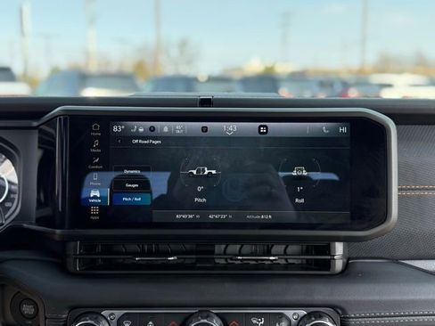 Used 2024 Jeep Gladiator Mojave w/ Convenience Group image 27