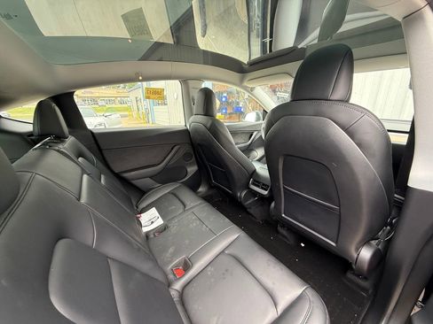 Used 2022 Tesla Model Y Performance AWD/4WD image 21