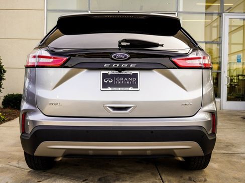 Used 2024 Ford Edge SEL image 9