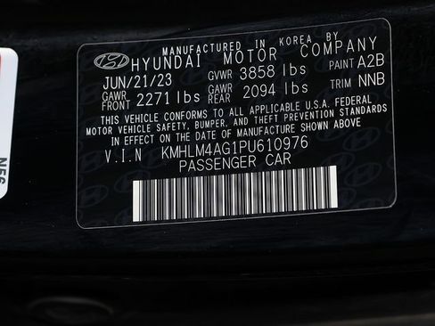 Used 2023 Hyundai Elantra SEL FWD image 36