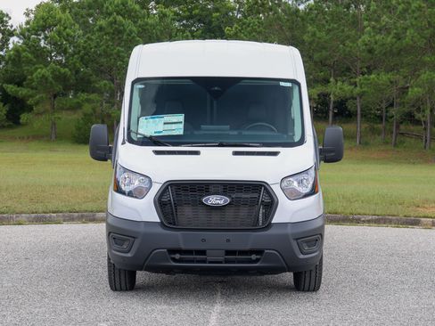 New 2026 Ford Transit 250 148 Medium Roof RWD image 2