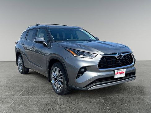New 2026 Toyota Highlander Platinum AWD/4WD image 8
