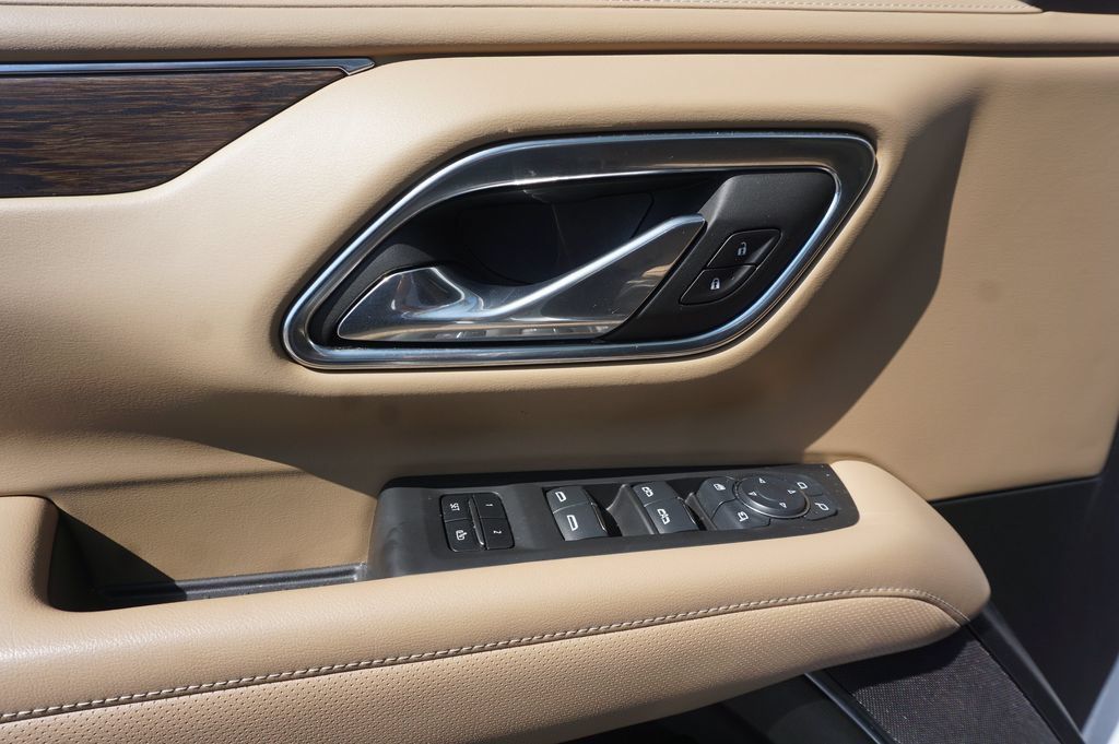 Used 2024 Chevrolet Tahoe Premier RWD image 4