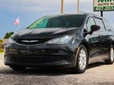 Used 2017 Chrysler Pacifica LX image 4
