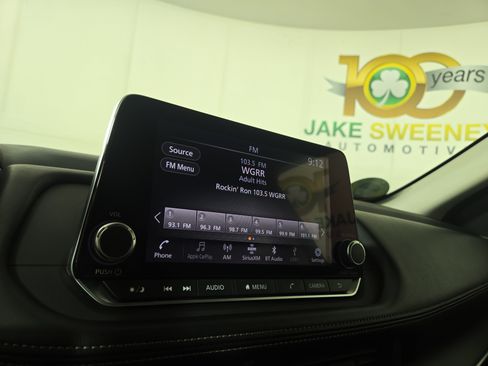 Used 2024 Nissan Rogue S AWD/4WD image 19