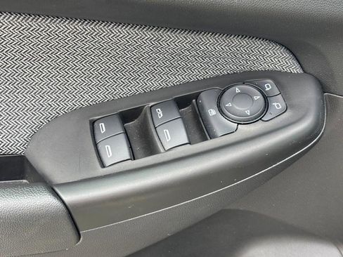 Used 2025 Chevrolet TrailBlazer LT AWD/4WD image 16