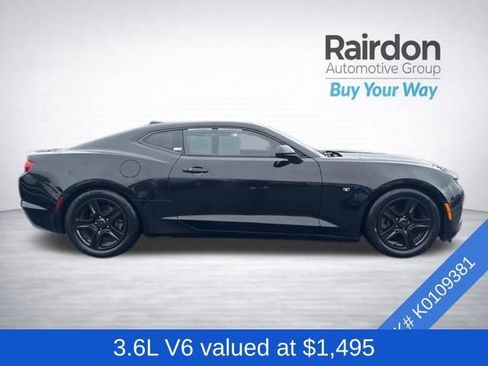 Used 2019 Chevrolet Camaro LT RWD image 3
