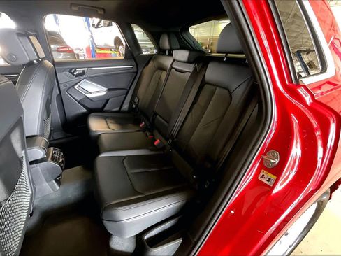 Used 2025 Audi Q3 2.0T Premium image 19