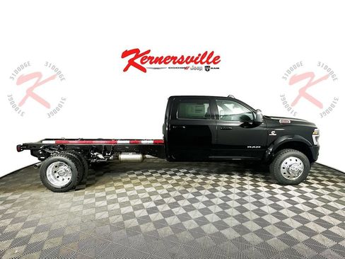 New 2026 RAM 4500 4x4 Crew Cab DRW w/ Laramie Trim Package image 8