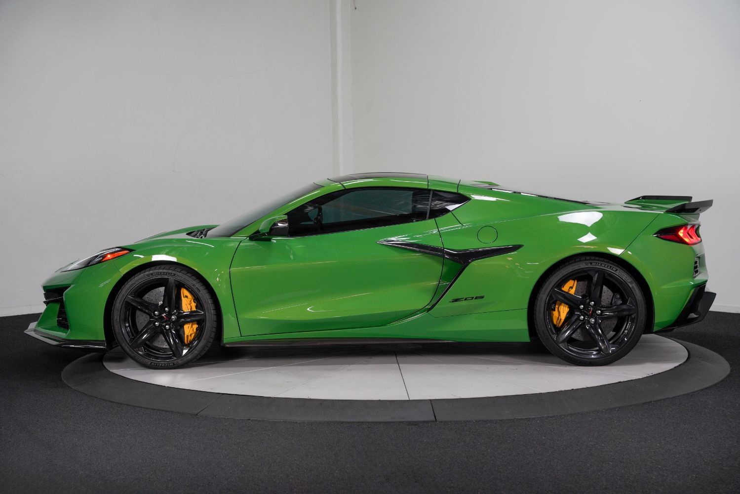 Used 2026 Chevrolet Corvette Z06 RWD image 7