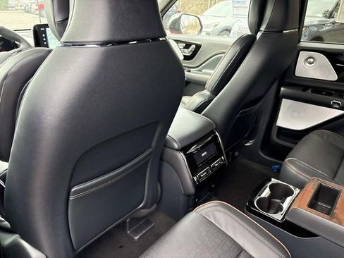 New 2026 Lincoln Aviator Black Label w/ Jet Appearance Package AWD/4WD image 17