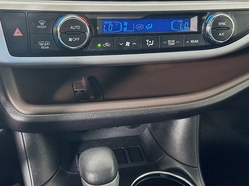 Used 2019 Toyota Highlander XLE image 15