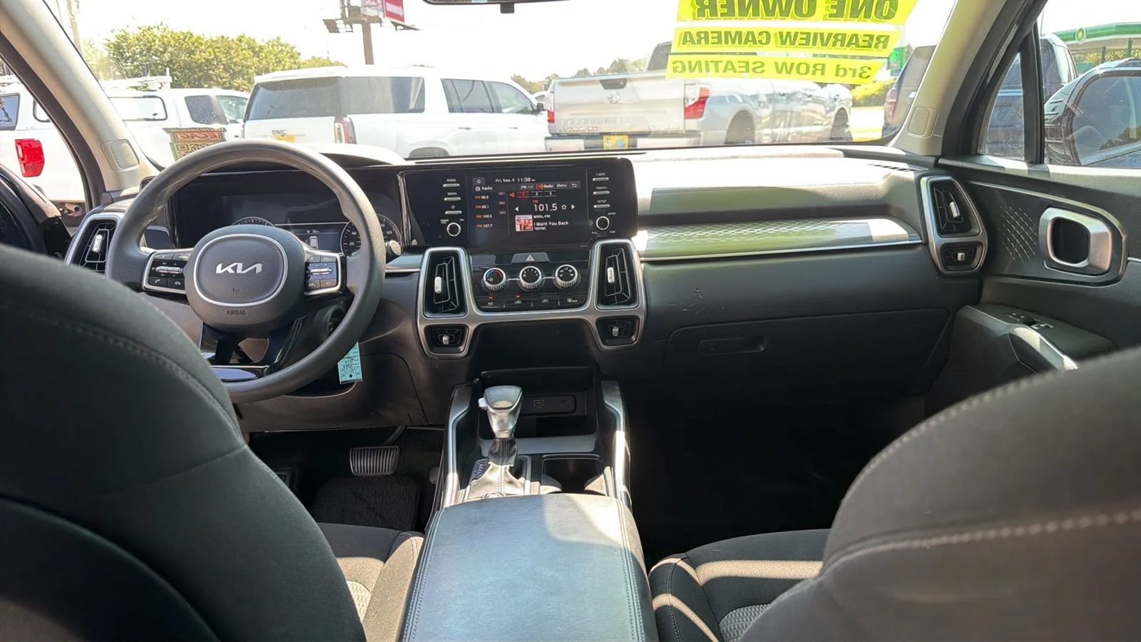 Used 2023 Kia Sorento LX FWD image 20