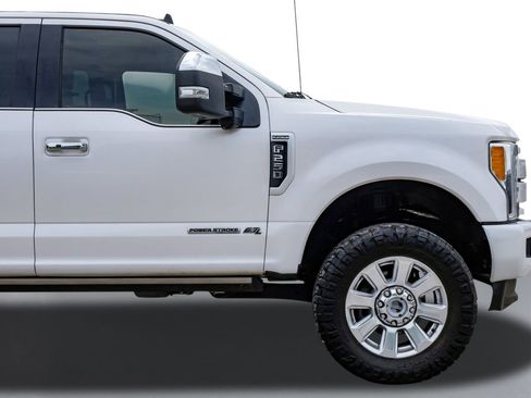 Used 2019 Ford F250 Platinum w/ Platinum Ultimate Package image 7