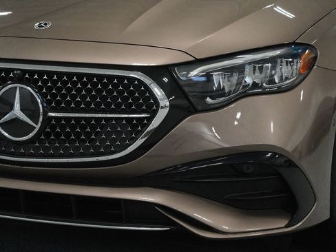 New 2026 Mercedes-Benz E 350 4MATIC Sedan image 9