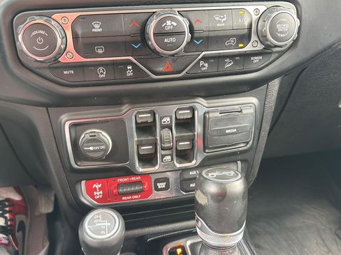 Used 2020 Jeep Wrangler Unlimited Rubicon AWD/4WD image 23