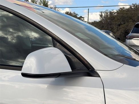 Used 2020 Tesla Model Y Performance image 11