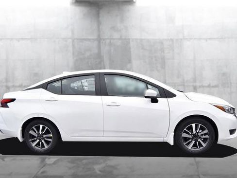 New 2025 Nissan Versa SV image 5