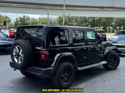Used 2019 Jeep Wrangler Unlimited Sahara w/ LED Lighting Group AWD/4WD image 8