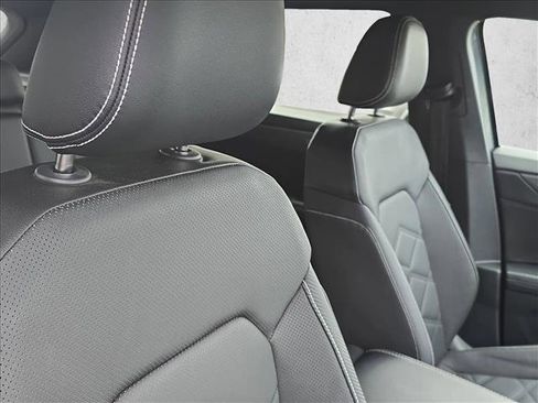 Used 2024 Volkswagen Atlas Cross Sport SE image 19