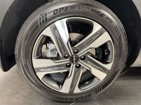 Certified 2023 Kia Sorento EX image 13