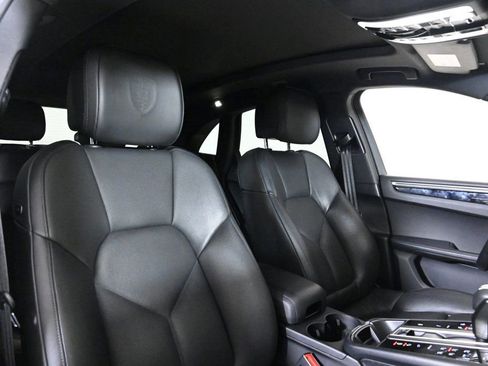 Used 2022 Porsche Macan S image 18