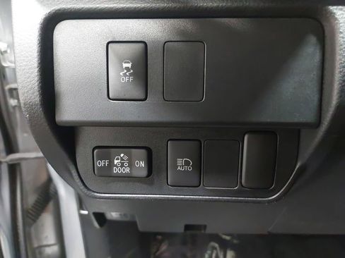 Used 2022 Toyota Tacoma SR5 w/ SR5 Appearance Package (SM) image 42