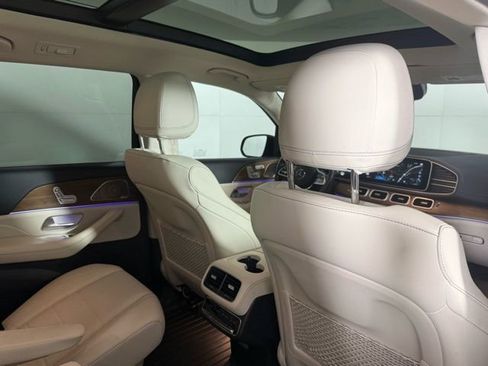 Used 2022 Mercedes-Benz GLS 450 4MATIC image 31