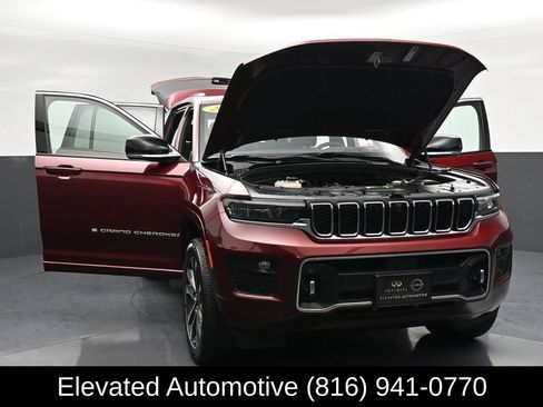 Used 2025 Jeep Grand Cherokee Overland w/ Adv Protech Group III AWD/4WD image 36