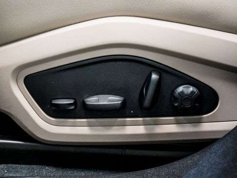 Used 2022 Porsche Taycan 4 Cross Turismo image 19