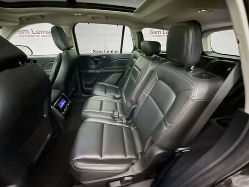 Used 2025 Lincoln Aviator AWD image 25