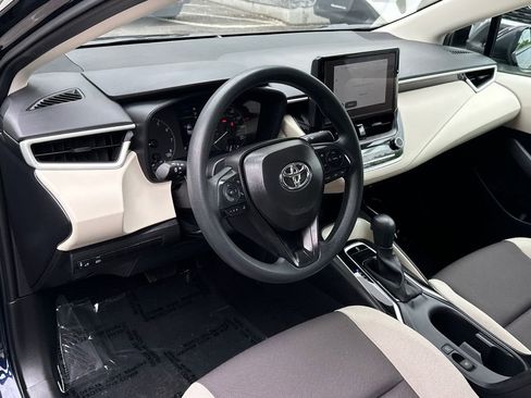 Used 2025 Toyota Corolla LE FWD image 15