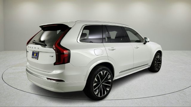 New 2026 Volvo XC90 T8 Plus w/ Protection Package AWD/4WD image 4