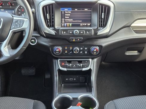 Used 2024 GMC Terrain SLE w/ Driver Convenience Package FWD image 13