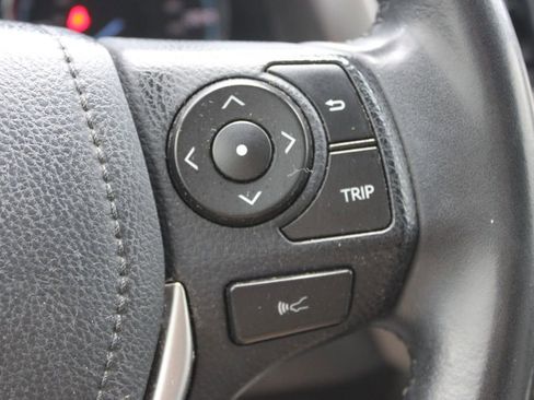Used 2018 Toyota RAV4 XLE AWD/4WD image 35