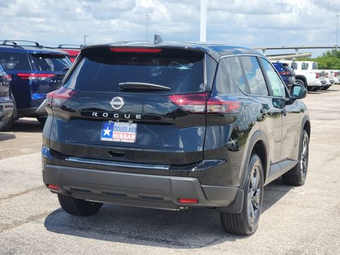 New 2026 Nissan Rogue SV FWD image 4